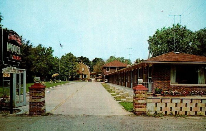 Park Villa Motel - Vintage Postcard